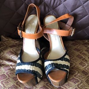 Jessica Simpson Daelyn Platform  heels